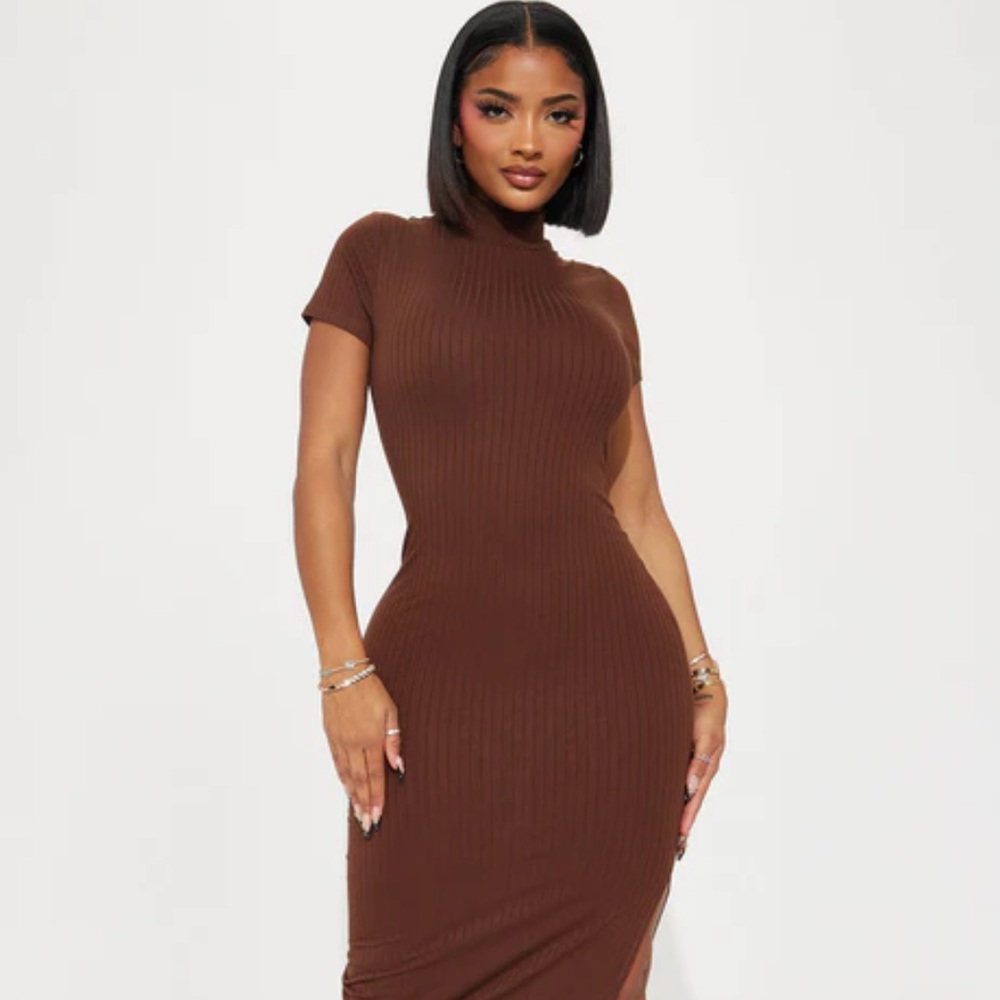 ~Karissa Brown Mock Neck Maxi Dress w/Ribbed Design & Side Slit~